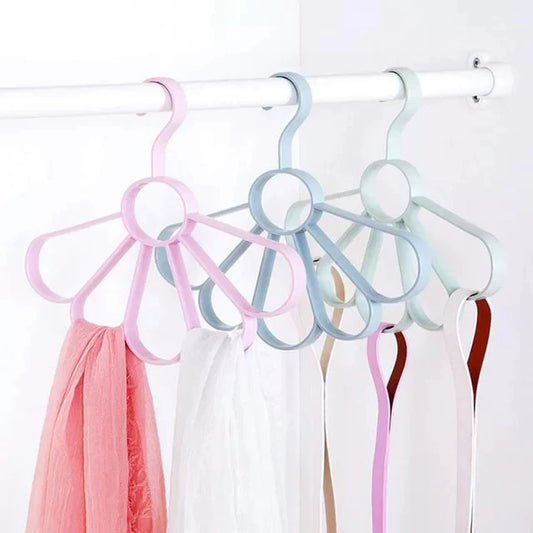 PETAL SHAPE CREATIVE SCARF HANGERS 